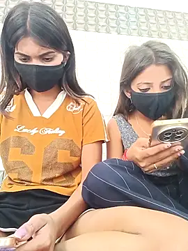 Snapshot of Lovely--girl chatting on 9, 5, 2026 Lovely--girl online show from 9, 5, 2026