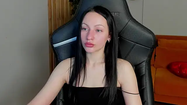 NaomiBlakes online show from 2, 3, 2026