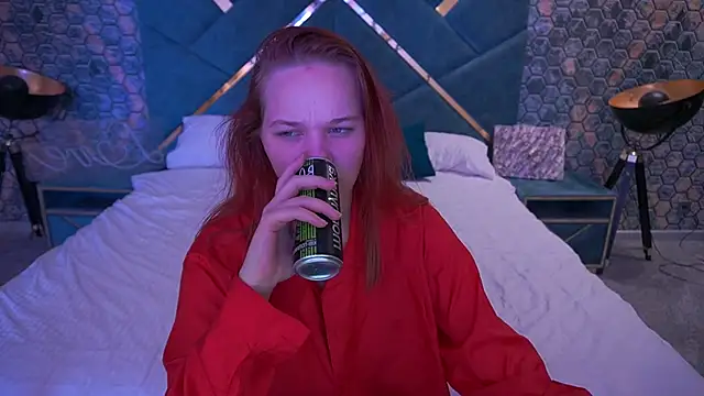 Snapshot of Sun_Shine_Lola chatting on 26, 11, 2025 Sun Shine Lola online show from 26, 11, 2025