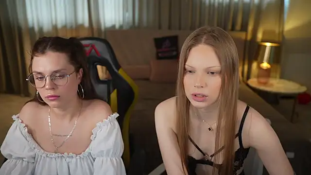 Snapshot of Charlotte_Dreams chatting on 30, 4, 2026 Charlotte Dreams online show from 30, 4, 2026