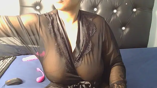 Snapshot of Curvy_Gorrilagrip chatting on 30, 11, 2025 Curvy Gorrilagrip online show from 30, 11, 2025