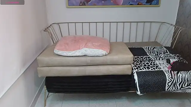 Roxanne vale online show from 28, 2, 2026