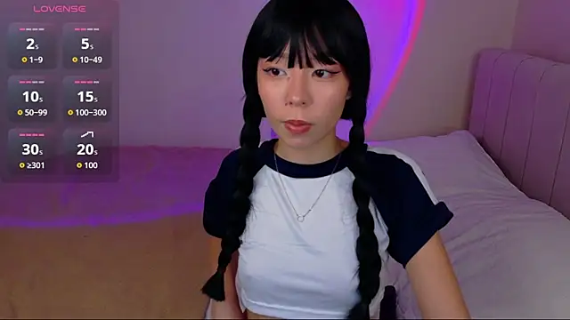 Lina lust  online show from 3, 12, 2025