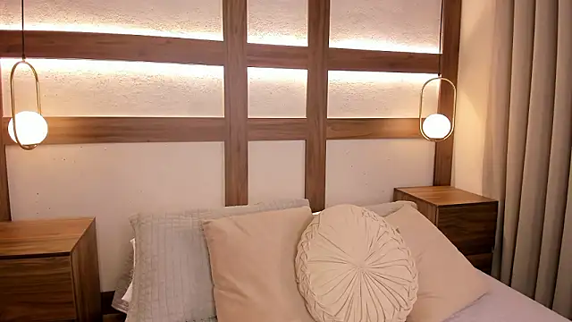 SarhaVega online show from 4, 3, 2026