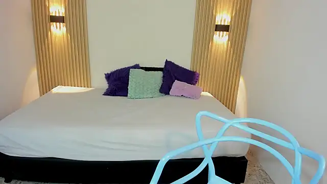 Izelevans online show from 2, 2, 2026