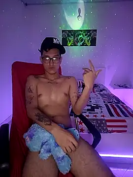 Snapshot of xanderss12_ chatting on 23, 11, 2025 xanderss12 online show from 23, 11, 2025