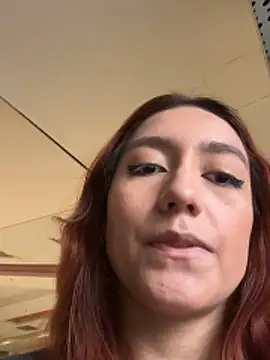 Snapshot of Eveeelyn25 chatting on 1, 2, 2026 Eveeelyn25 online show from 1, 2, 2026