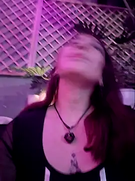 Snapshot of Eveeelyn25 chatting on 8, 2, 2026 Eveeelyn25 online show from 8, 2, 2026