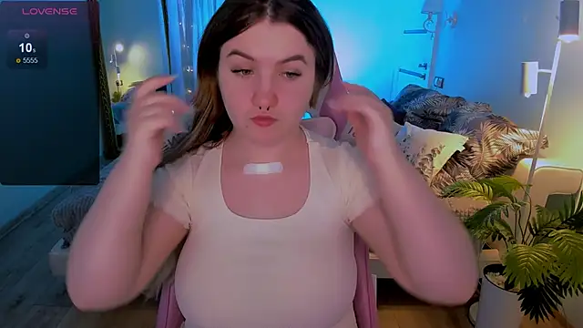 lovelyy julia online show from 21, 4, 2026