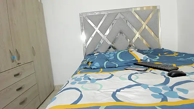 hinnataSmilerr online show from 13, 3, 2026