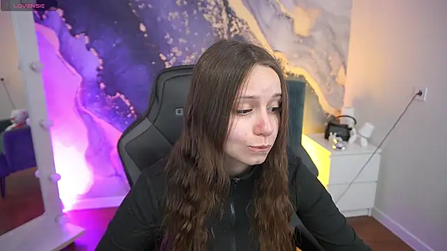 TinyNatalie online show from 18, 4, 2026