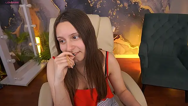 Snapshot of TinyNatalie chatting on 20, 5, 2026 TinyNatalie online show from 20, 5, 2026