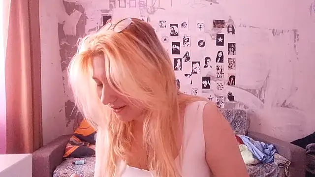 BirgitLanghorn online show from 24, 11, 2025