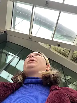 KateBurlesk online show from 1, 2, 2026