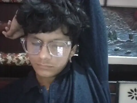 Snapshot of maskedman699 chatting on 28, 11, 2025 maskedman699 online show from 28, 11, 2025