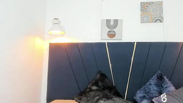 naomi x0 online show from 18, 2, 2026