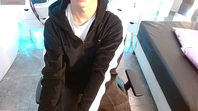 Snapshot of kaelwolf_tay chatting on 30, 11, 2025 kaelwolf tay online show from 30, 11, 2025