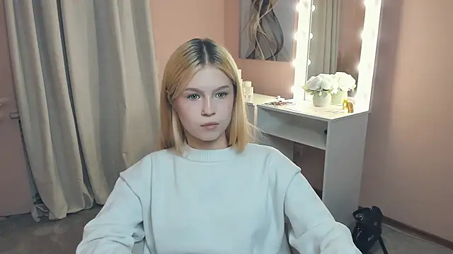 Snapshot of CleoraSlyter chatting on 24, 11, 2025 CleoraSlyter online show from 24, 11, 2025