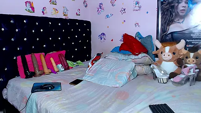 ShantalTsFox online show from 16, 4, 2026