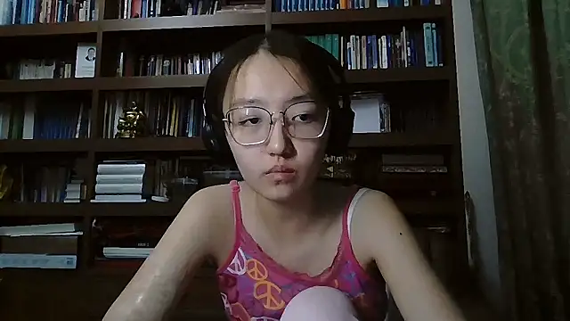 Snapshot of LinaClous chatting on 3, 3, 2026 LinaClous online show from 3, 3, 2026