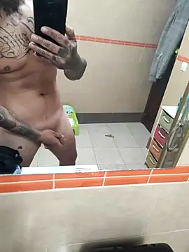 ParejaOcultaXX online show from 15, 12, 2025