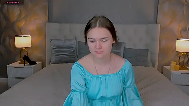 Snapshot of GLORIA_BLOOM chatting on 30, 11, 2025 GLORIA BLOOM online show from 30, 11, 2025