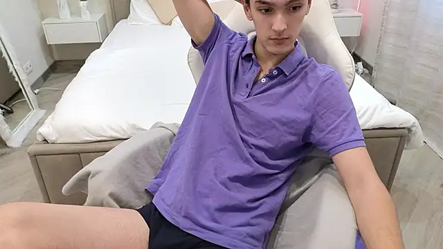 MoonlinSkinn online show from 4, 12, 2025