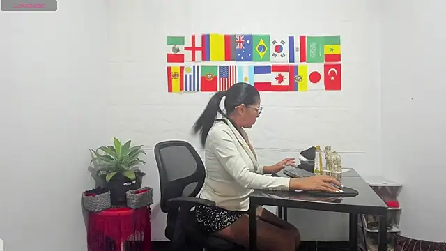 Snapshot of Miss_clarepocahose chatting on 15, 6, 2026 Miss clarepocahose online show from 15, 6, 2026