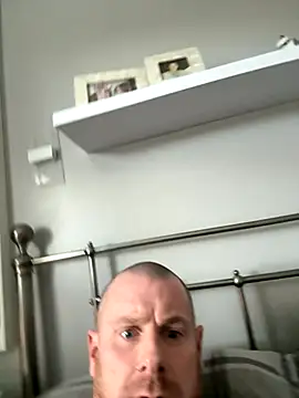 Snapshot of redlad1981 chatting on 24, 11, 2025 redlad1981 online show from 24, 11, 2025