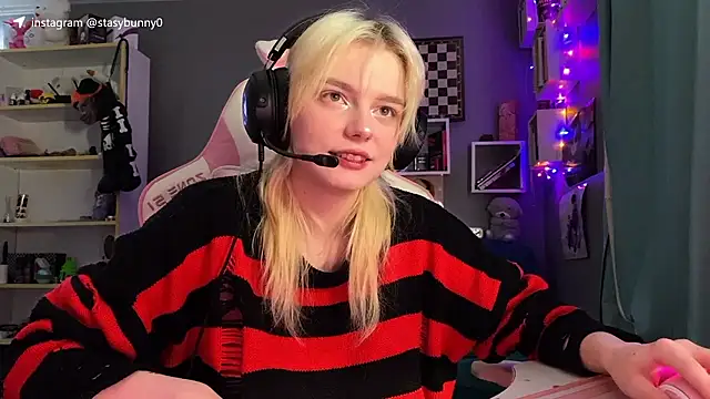 KittyLarva online show from 9, 1, 2026