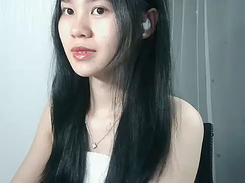 Snapshot of Nunaa18 chatting on 2, 12, 2025 Nunaa18 online show from 2, 12, 2025