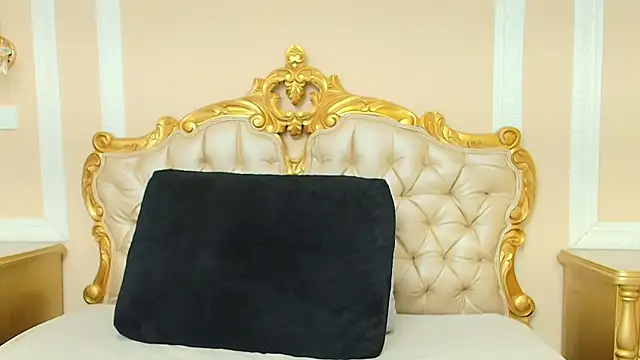 HallieStone online show from 9, 3, 2026