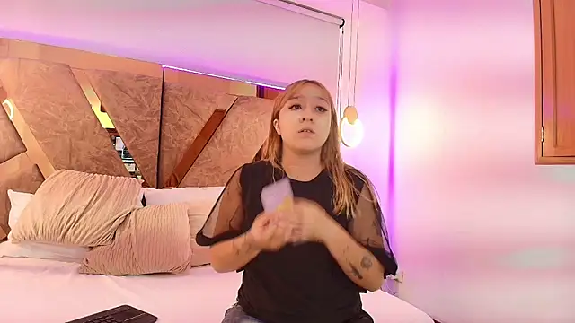 Snapshot of emma_cook_ chatting on 28, 11, 2025 emma cook online show from 28, 11, 2025