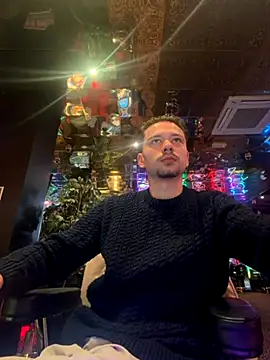 Snapshot of LEODR25 chatting on 27, 11, 2025 LEODR25 online show from 27, 11, 2025