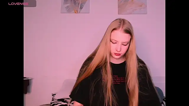 Snapshot of _Milana_Sparkl75_ chatting on 8, 1, 2026 Milana Sparkl75 online show from 8, 1, 2026