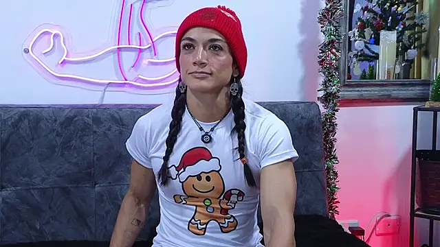 MightyLaura1 online show from 22, 12, 2025