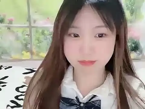 Snapshot of Poppy13 chatting on 25, 11, 2025 Poppy13 online show from 25, 11, 2025