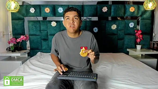  bonnyandclyde online show from 8, 1, 2026