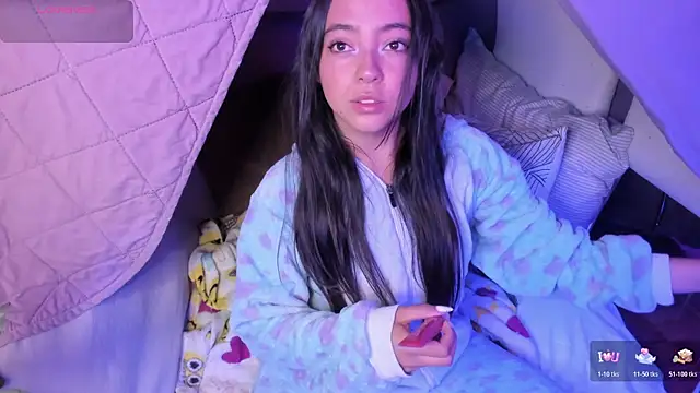 Laraa Rouss  online show from 3, 12, 2025