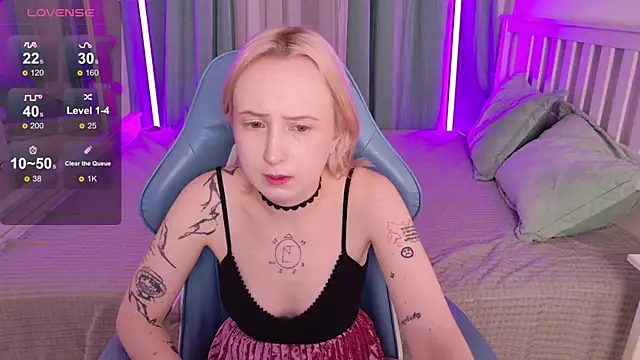 Snapshot of _Babyface_ chatting on 26, 11, 2025 Babyface online show from 26, 11, 2025