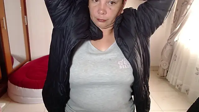 vivian-milf online show from 7, 2, 2026