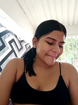 Snapshot of virgin_cunt chatting on 1, 12, 2025 virgin cunt online show from 1, 12, 2025