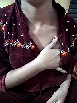 Snapshot of RASHMI_SHARMA9 chatting on 29, 11, 2025 RASHMI SHARMA9 online show from 29, 11, 2025