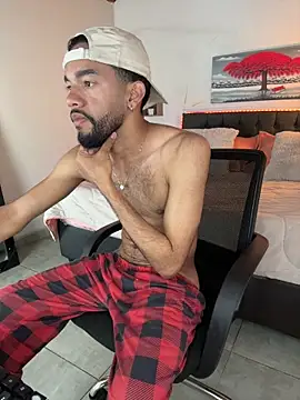 Snapshot of Andressbigcock__ chatting on 28, 11, 2025 Andressbigcock online show from 28, 11, 2025