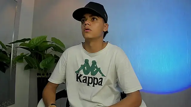 Snapshot of Isaac_Collins_ chatting on 3, 12, 2025 Isaac Collins online show from 3, 12, 2025