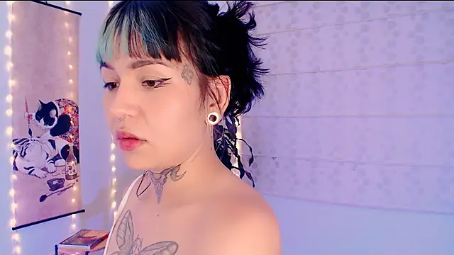 justmartina  online show from 8, 4, 2026