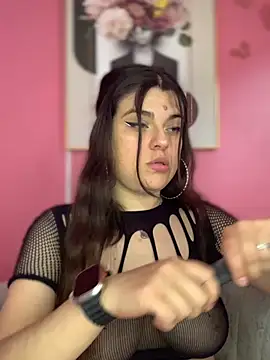 Snapshot of Scarletts_Boobs chatting on 28, 11, 2025 Scarletts Boobs online show from 28, 11, 2025