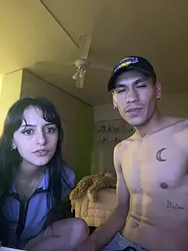 Snapshot of ParejaJovenZSur chatting on 26, 11, 2025 ParejaJovenZSur online show from 26, 11, 2025