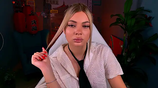 HyileyClark online show from 6, 3, 2026