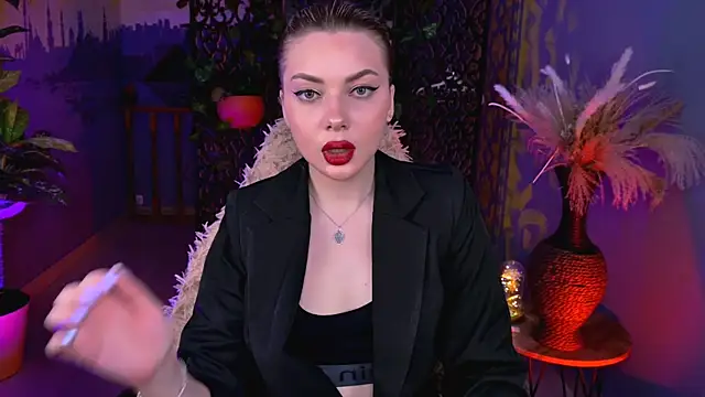 Snapshot of HyileyClark chatting on 23, 5, 2026 HyileyClark online show from 23, 5, 2026
